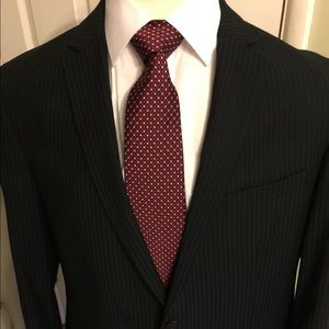 Kenneth Cole 46L Suit